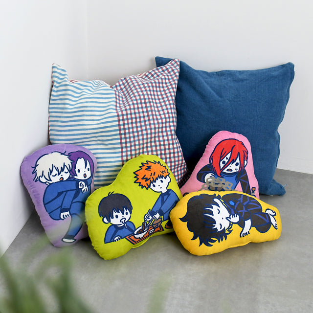 ブルーロック ビィズニィズ ダイカットクッション(潔と國神)