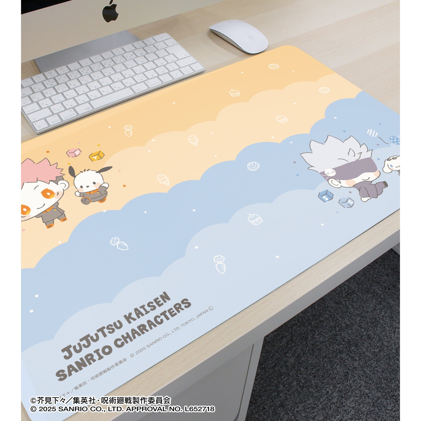 呪術廻戦×サンリオキャラクターズ_虎杖悠仁×ポチャッコ・五条 悟×シナモロール マルチデスクマット