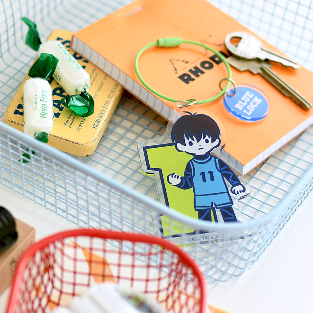 ブルーロック　ビィズニィズ　ビッグアクリルキーホルダー（潔 世一）