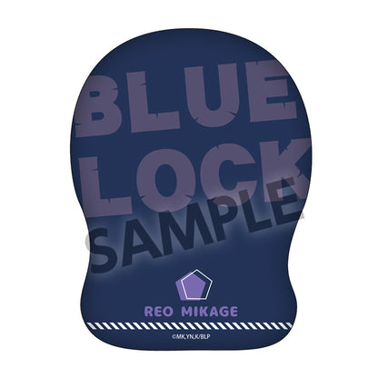 ブルーロック_ダイカットクッション 御影玲王 デフォルメ スーツ ver.